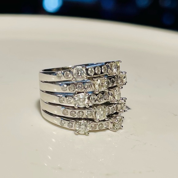 Designer Heirloom Quality 1.5 TCW of full cut diamonds  copyrighted© ring 14K WG - Picture 4 of 17